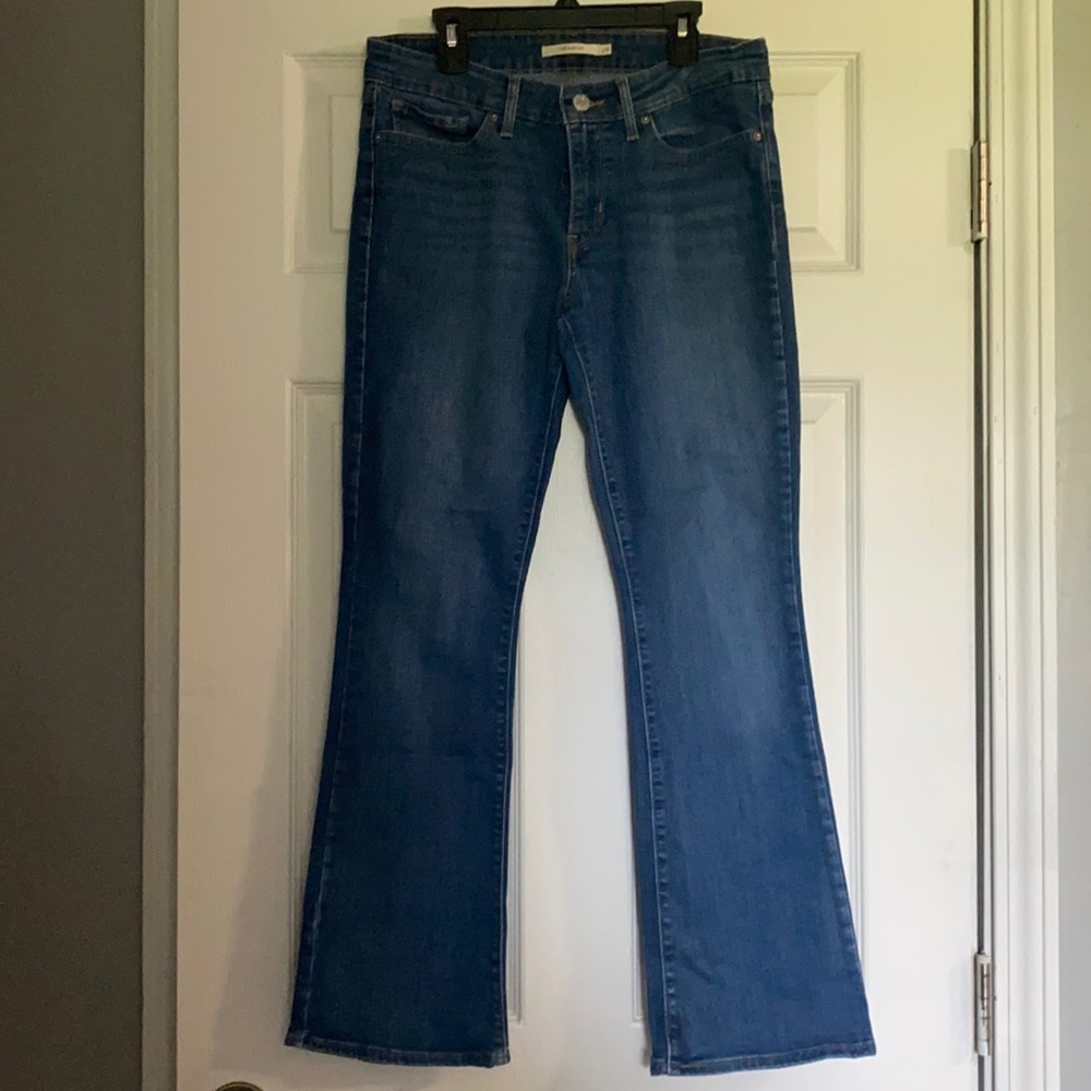 Women’s Levi jeans